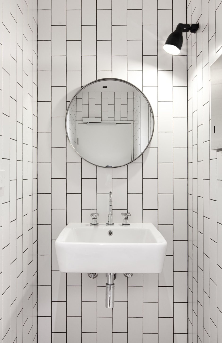 Вертикальный кабанчик в ванной