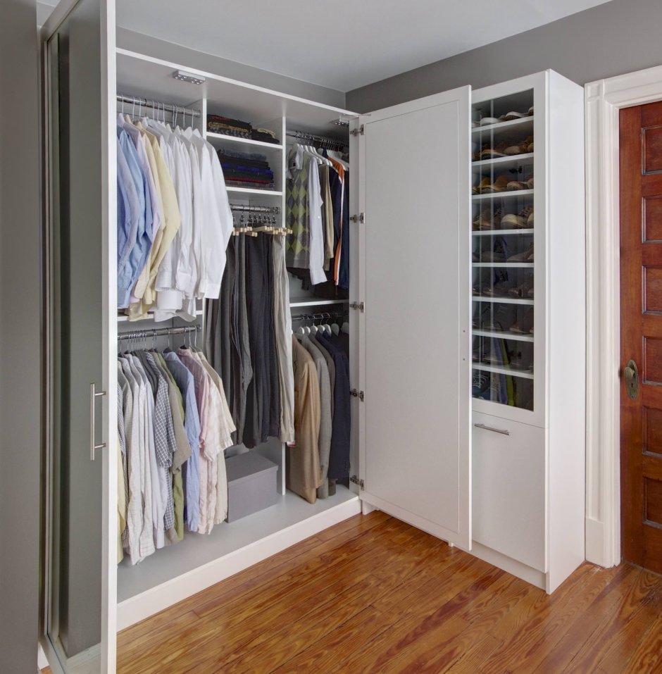 Фасад гардеробной на угол