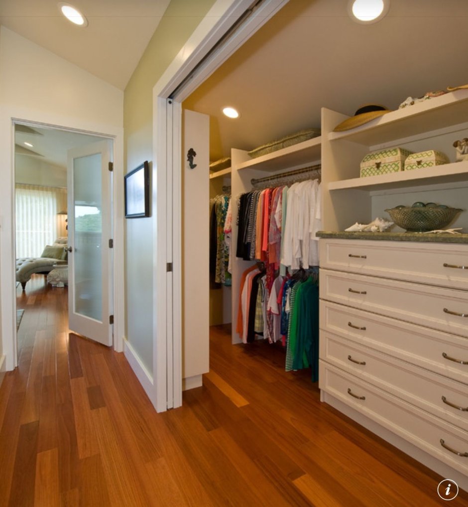 Гардеробная в алькове