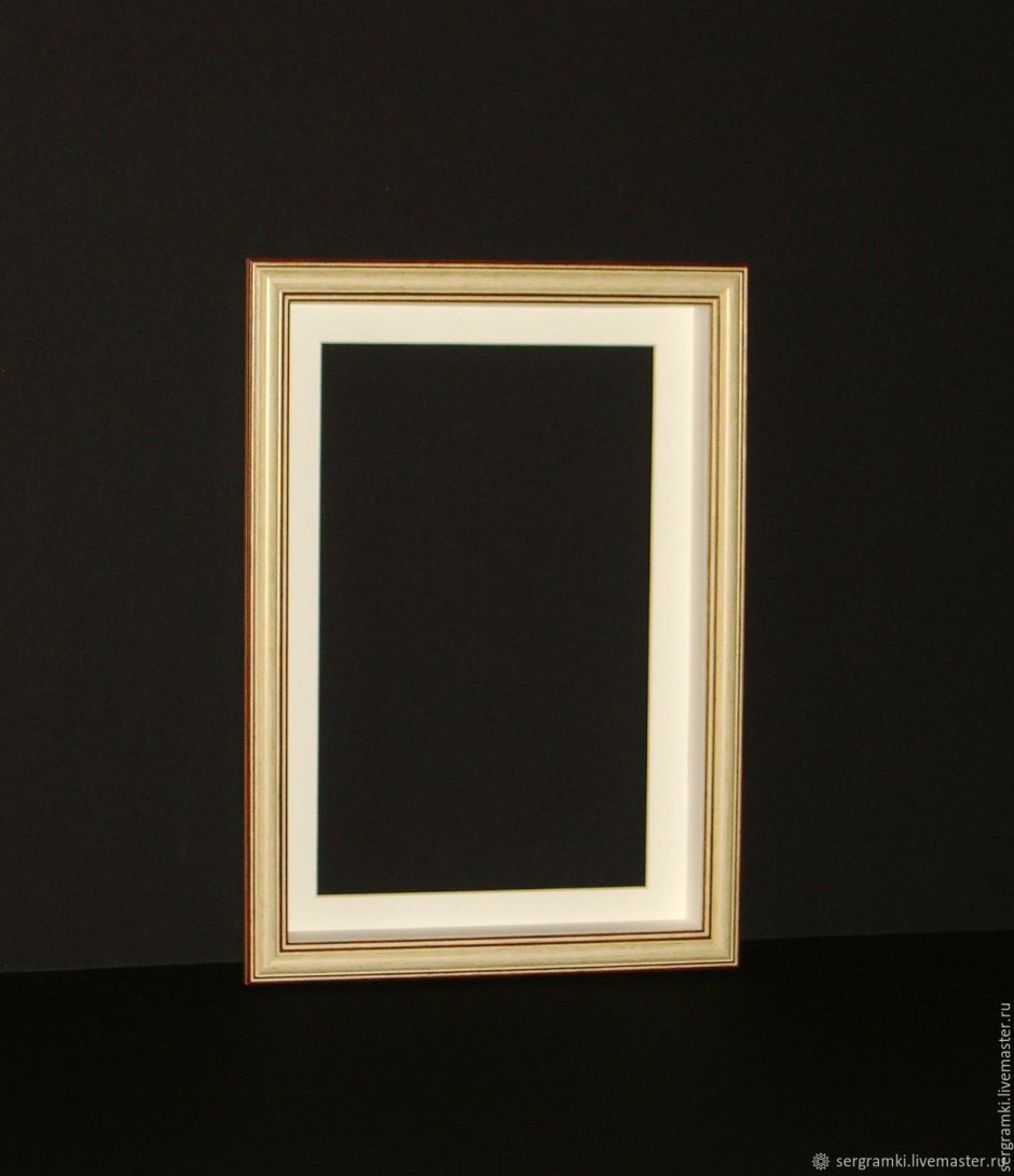 Глубокая рама со стеклом