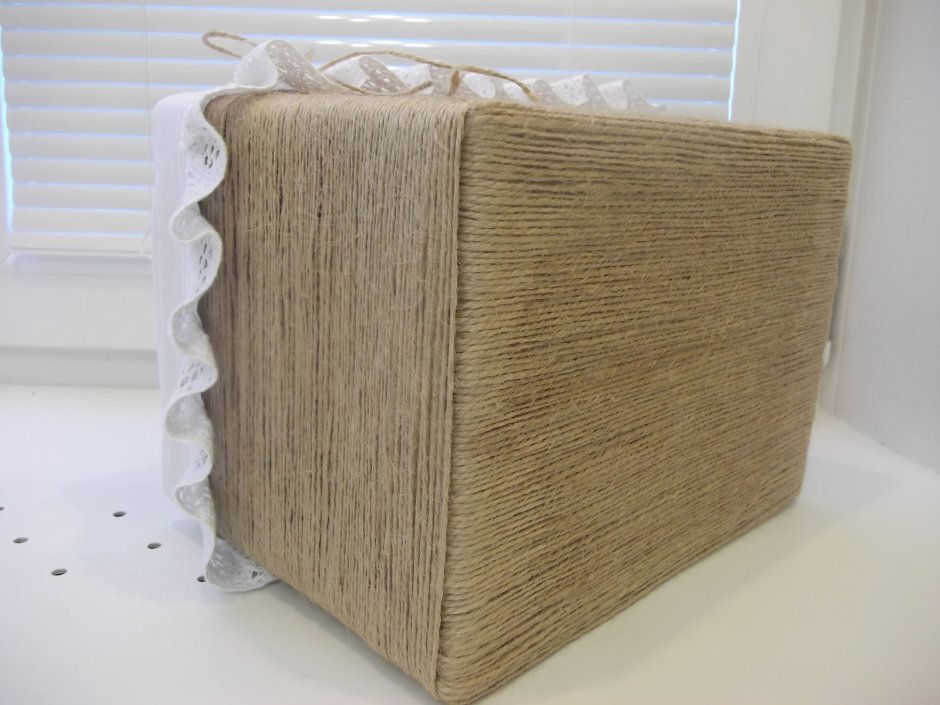 Коробка обклеенная джутом