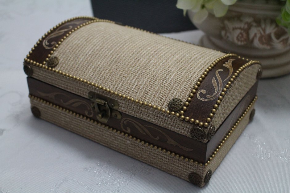 Шкатулка из картона и джута