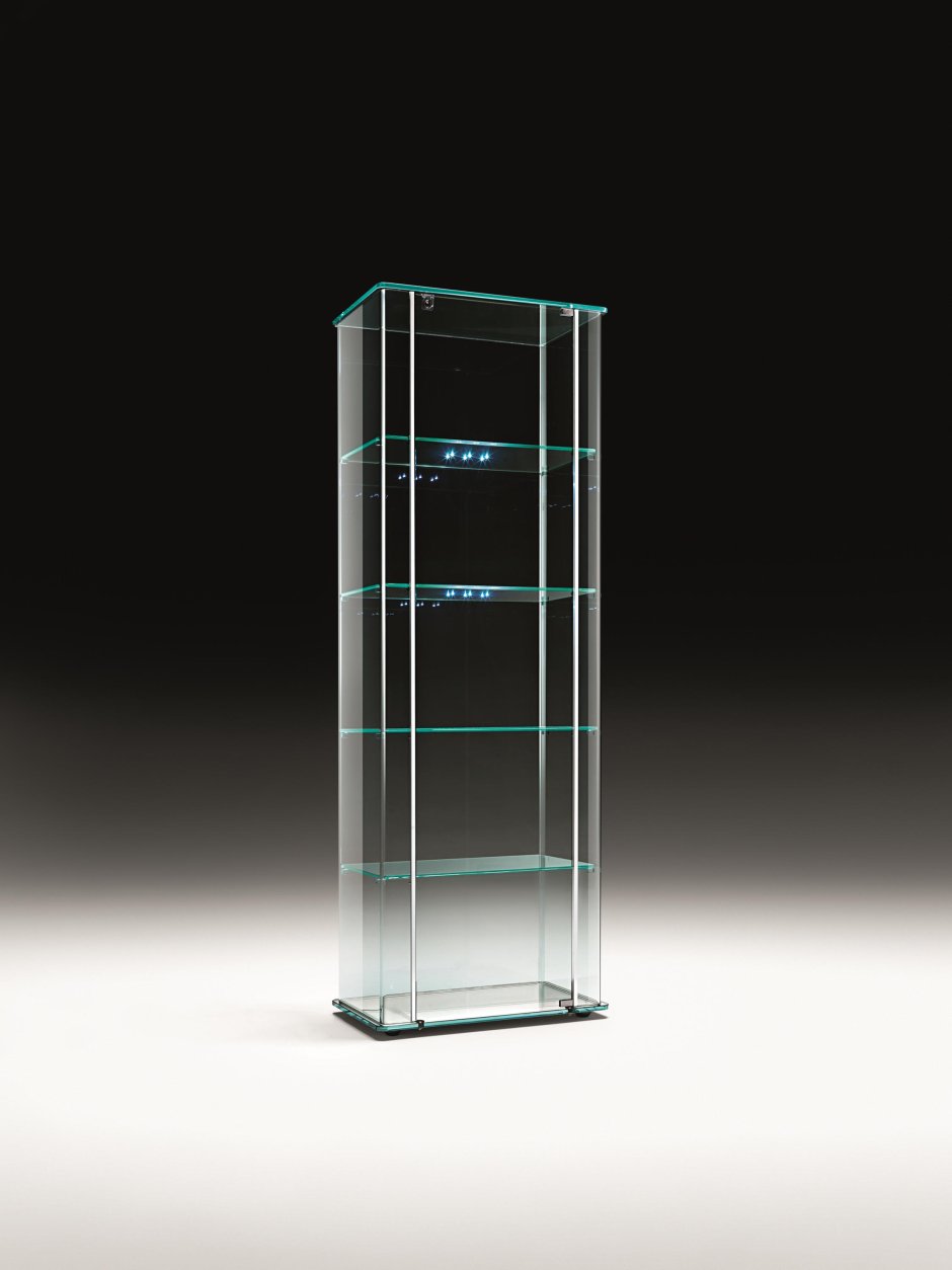 Стеклянный шкаф