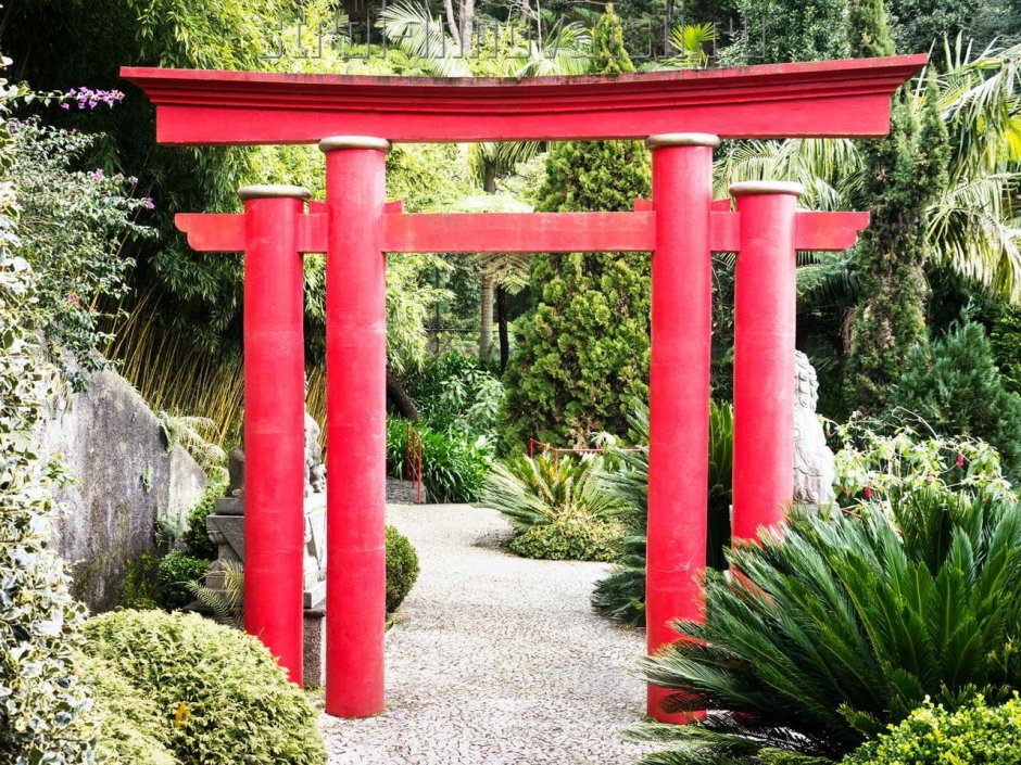 Японские арки в саду