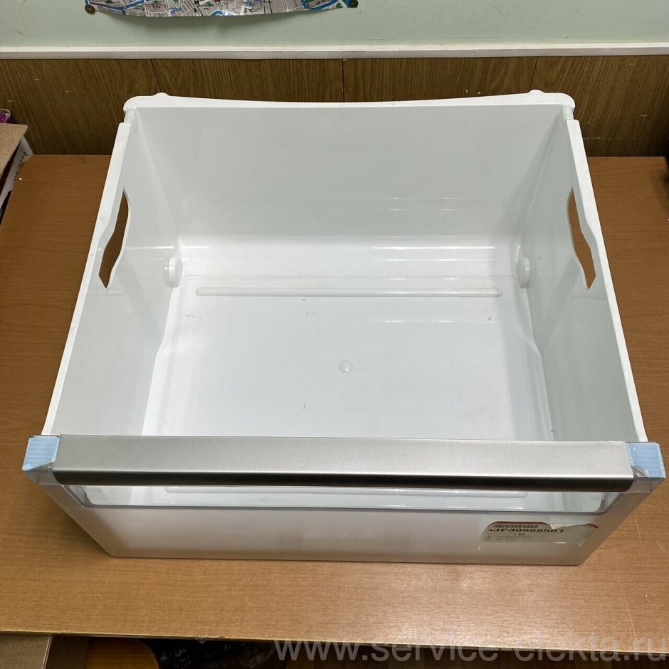 Холодильник в лотке Тен