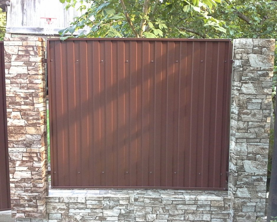 Коричневый профлист для забора