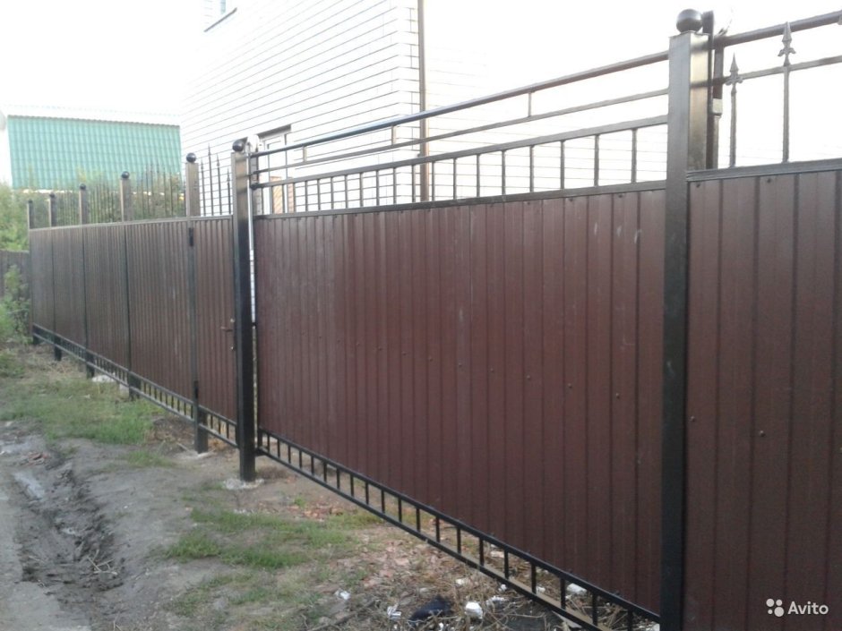 Забор профнастил снизу решетка