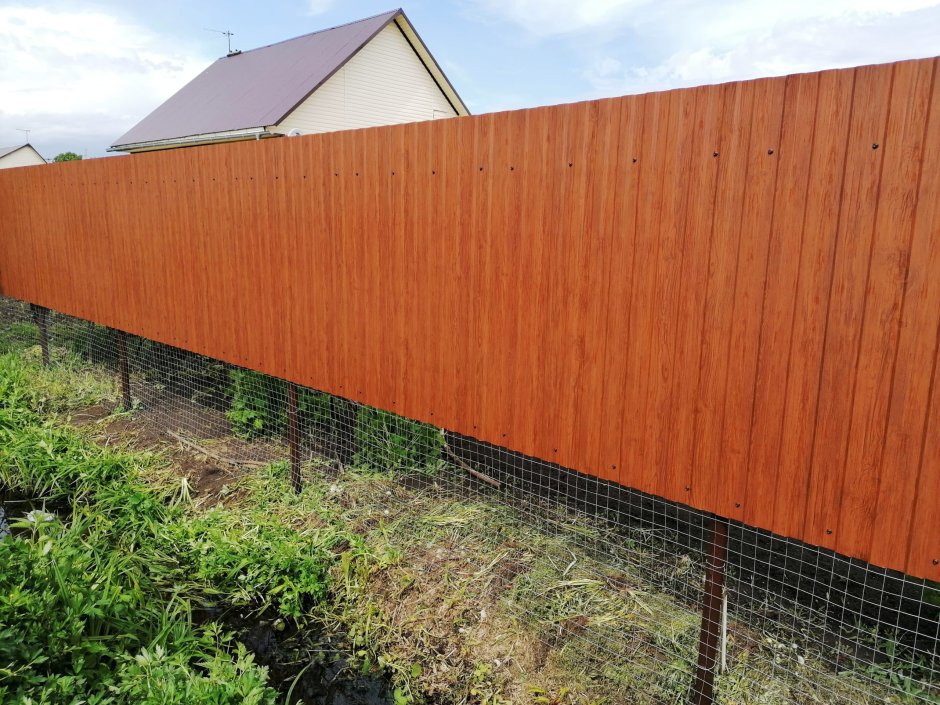 Забор с просечкой снизу