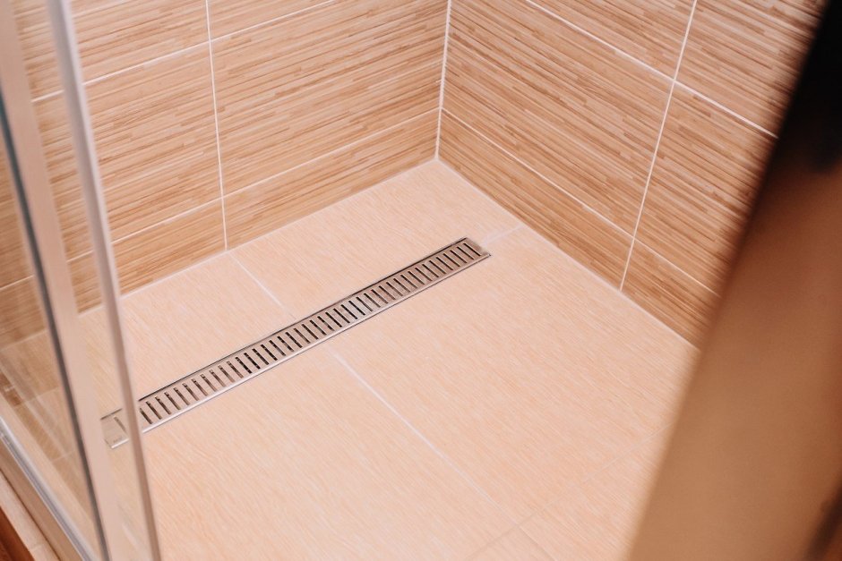 Укладка плитки в душевом поддоне