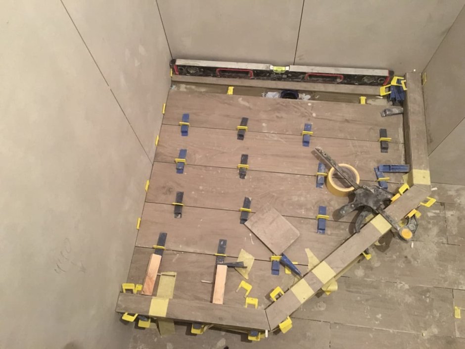 Раскладка плитки в душевом поддоне