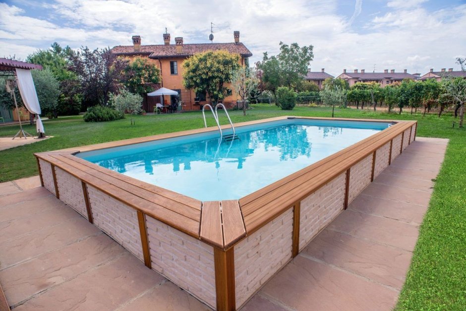 Бассейн из поддонов