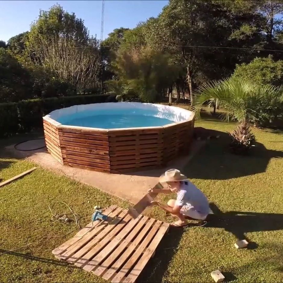 Бассейн из поддонов