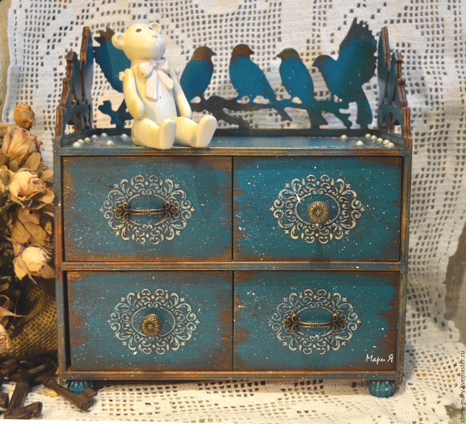 Комод в винтажном стиле