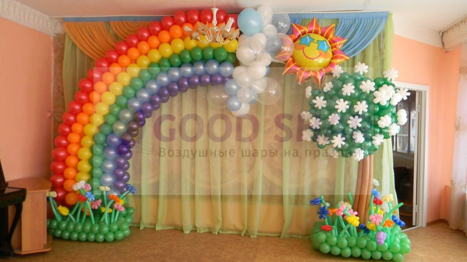 Украшение шарами на выпускной в детском саду