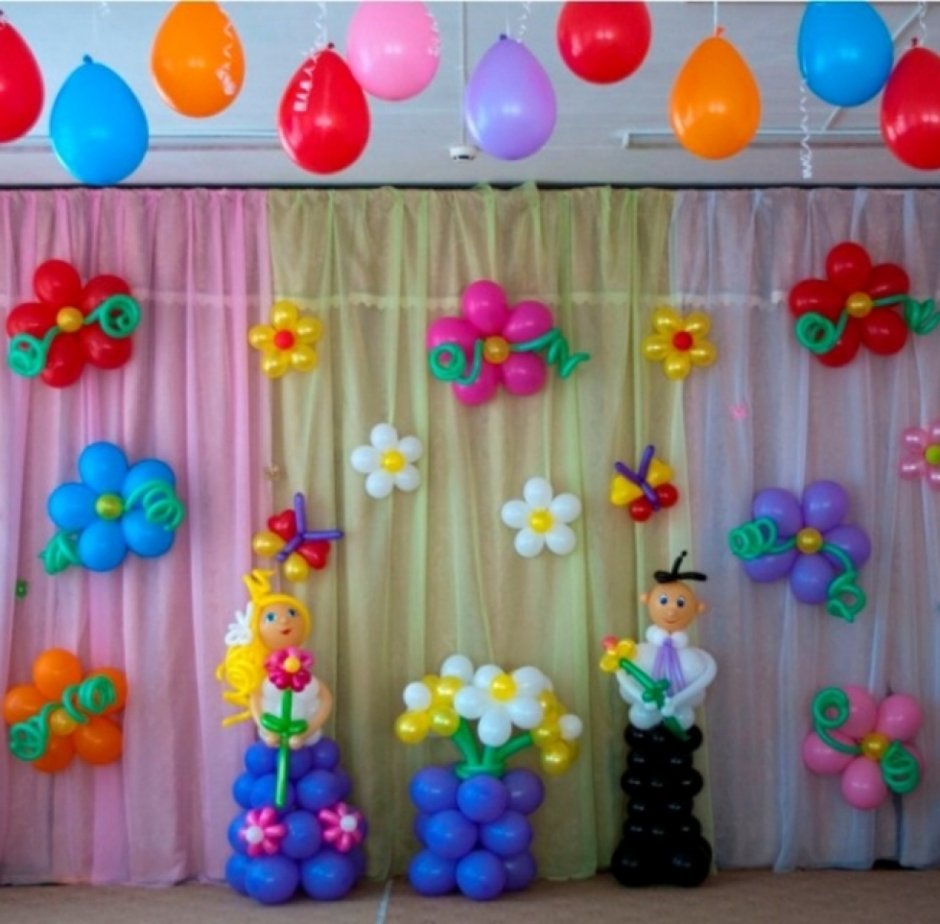 Украшение шарами на выпускной в детском саду