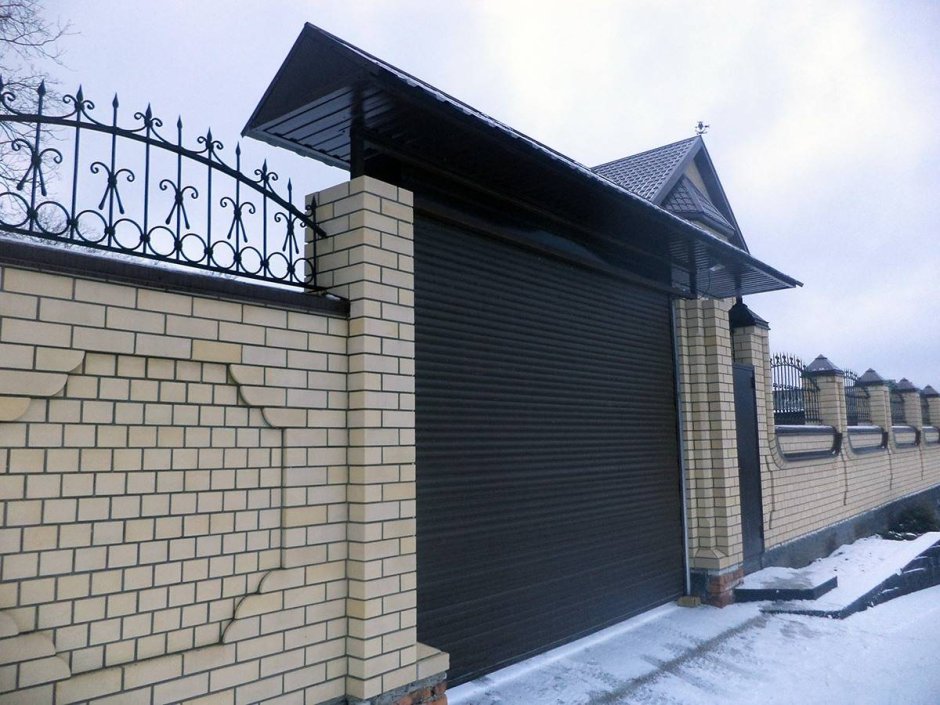 Ворота с козырьком