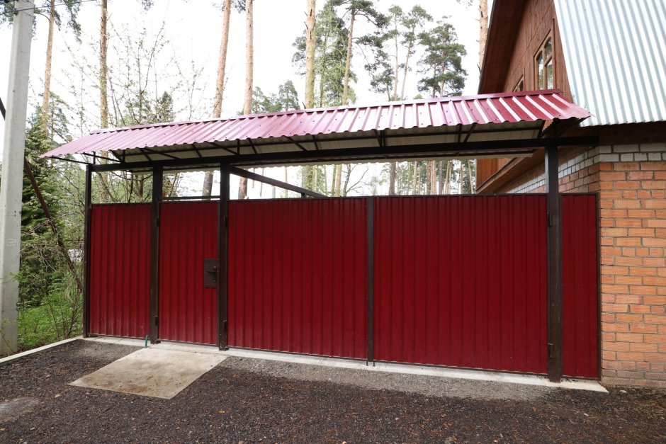 Козырек над воротами и калиткой