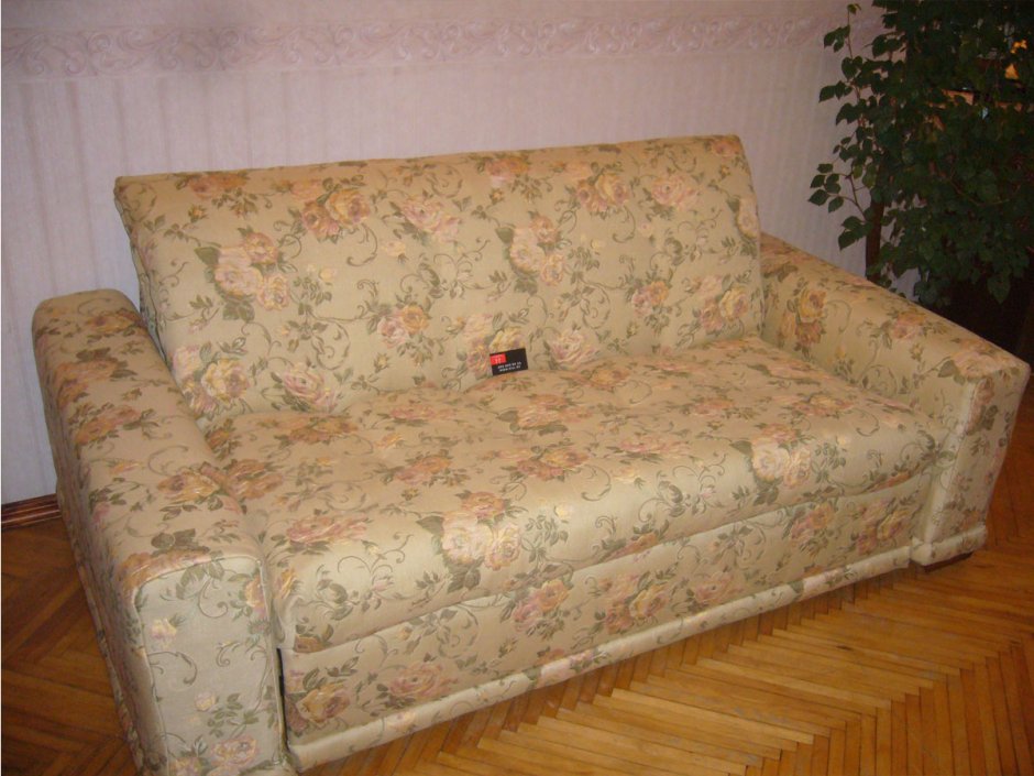 Старый диван