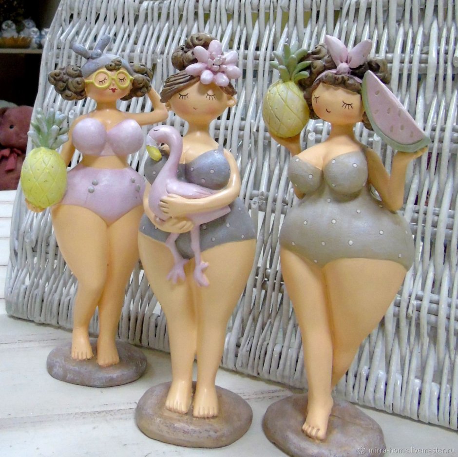 Фарфоровые статуэтки толстушек