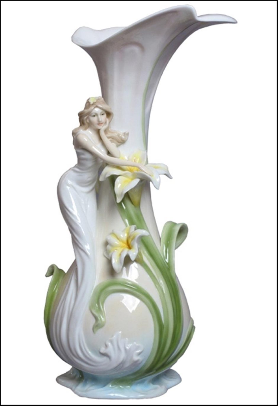 Ваза в виде фигуры