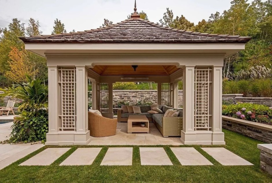 Беседка газебо современная