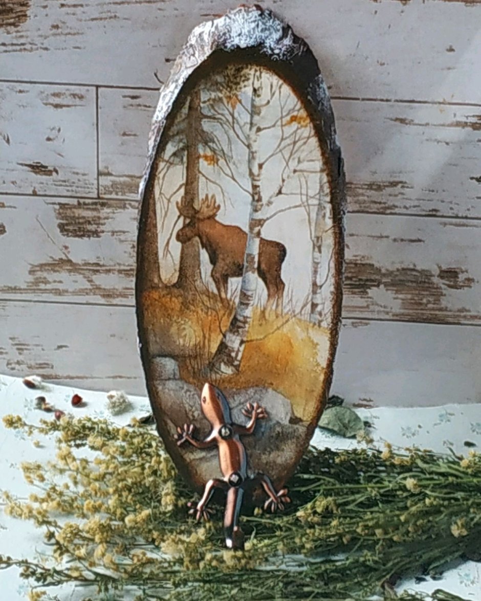 Ключница на спиле дерева