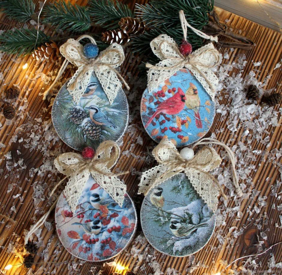 Декупаж на спиле дерева новогодний