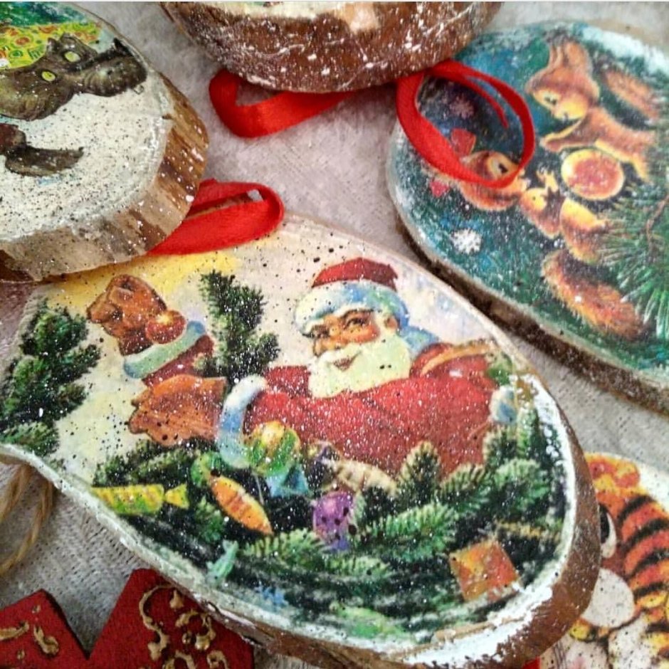 Новогодний декупаж на спилах