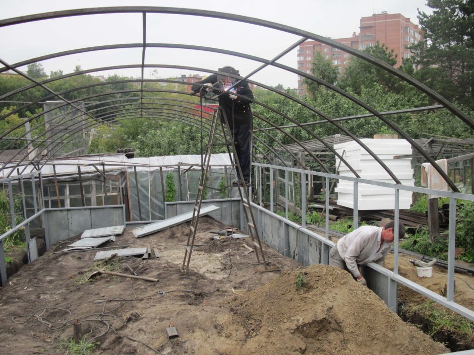 Теплицы из металлоконструкций