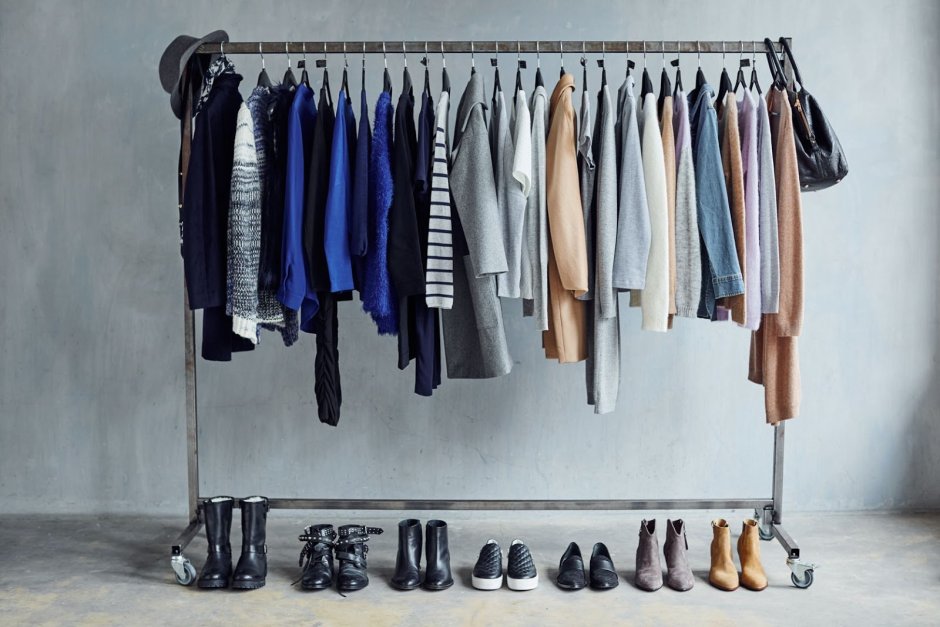 Рейл для одежды с полками