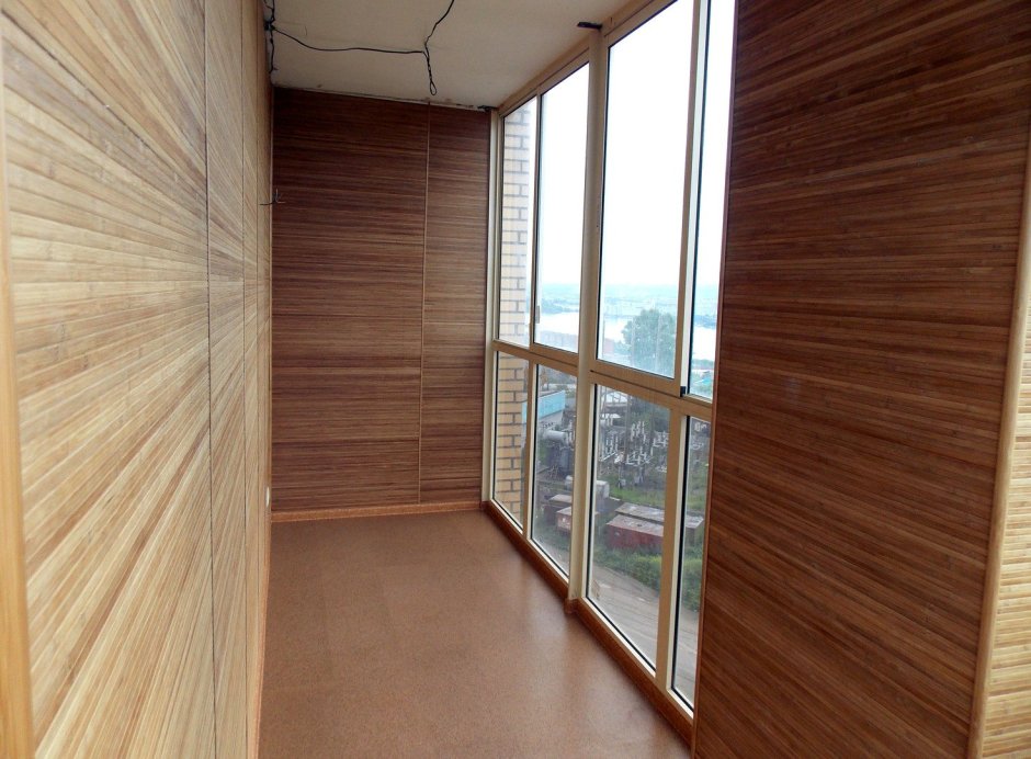 Отделка балкона ламинатом