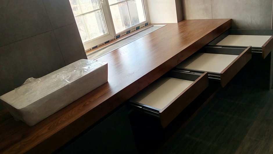 Столешница с выдвижными ящиками