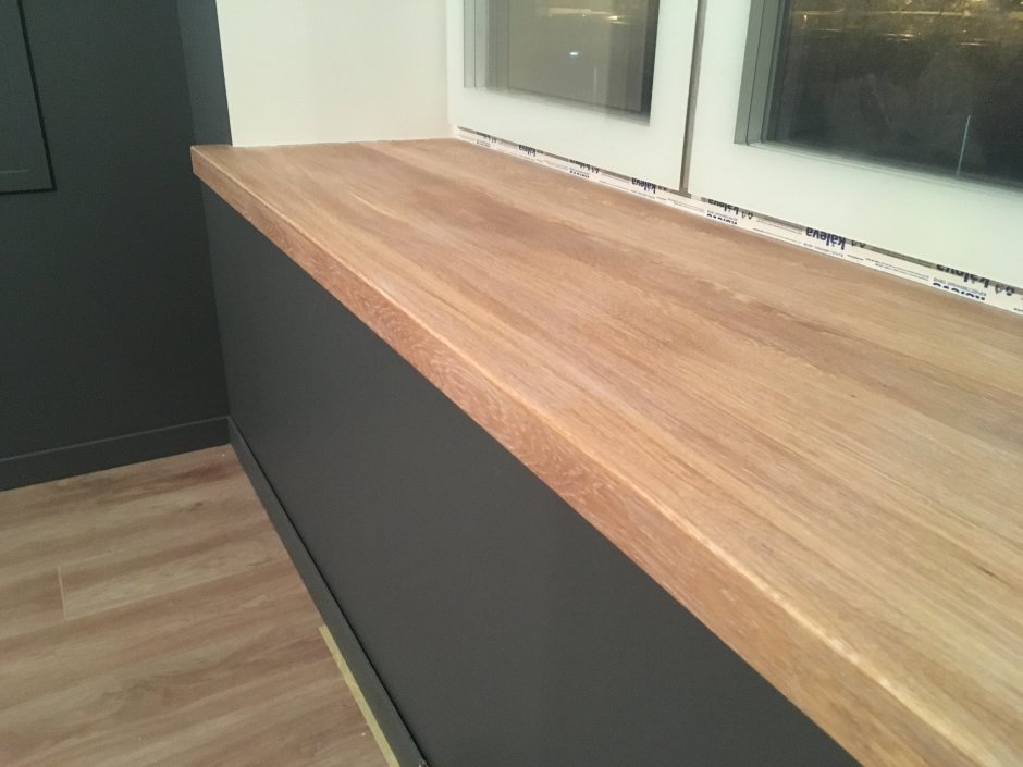 Подоконник дуб цельноламельный 40