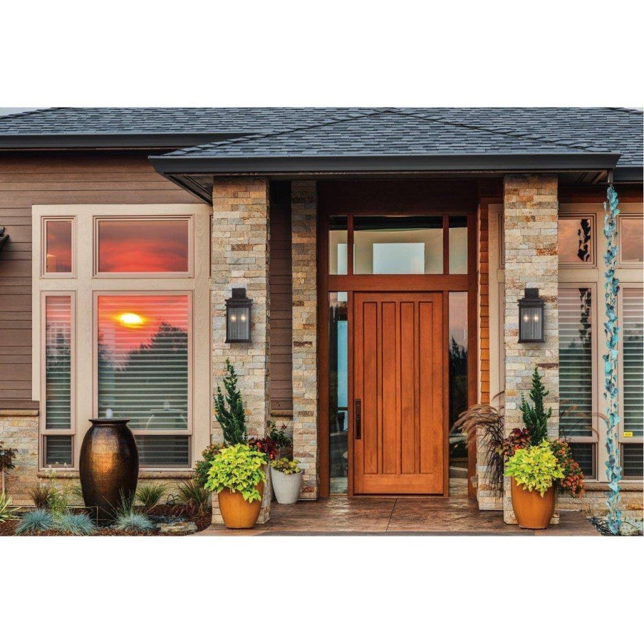 Входная дверь в частный дом