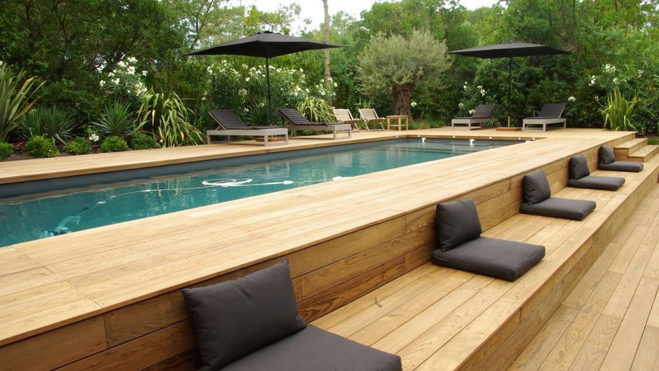 Терраса вокруг бассейна