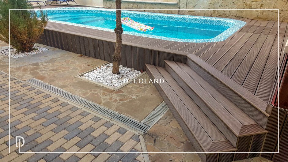 Уличный бассейн на дачу с террасой