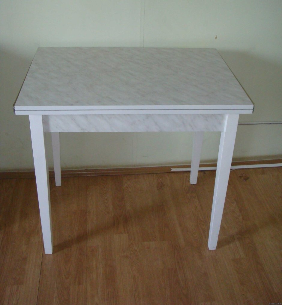 Стол кухонный старый