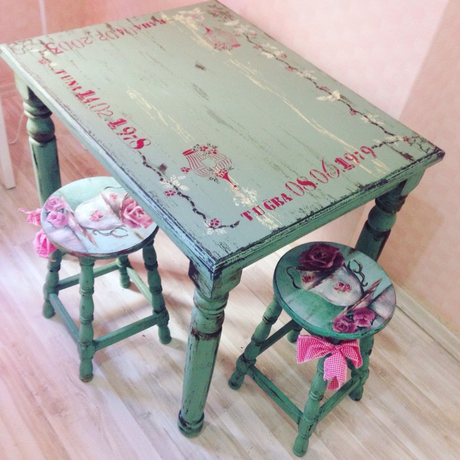 Реставрируем старый кухонный стол