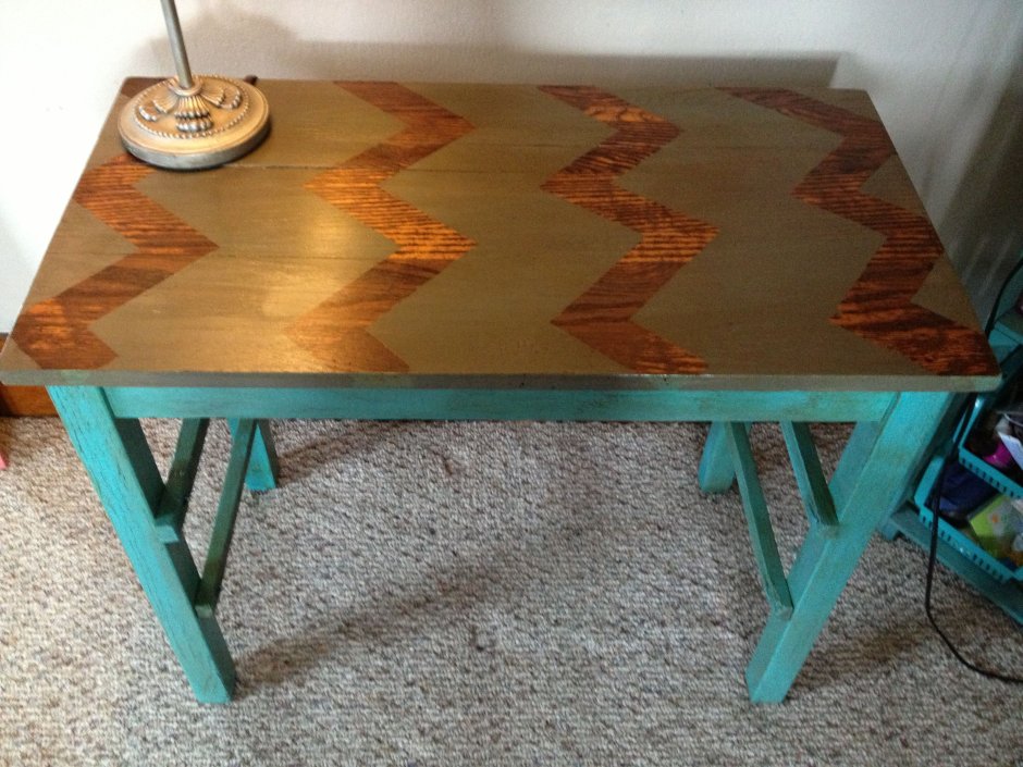 Декорирование деревянного стола