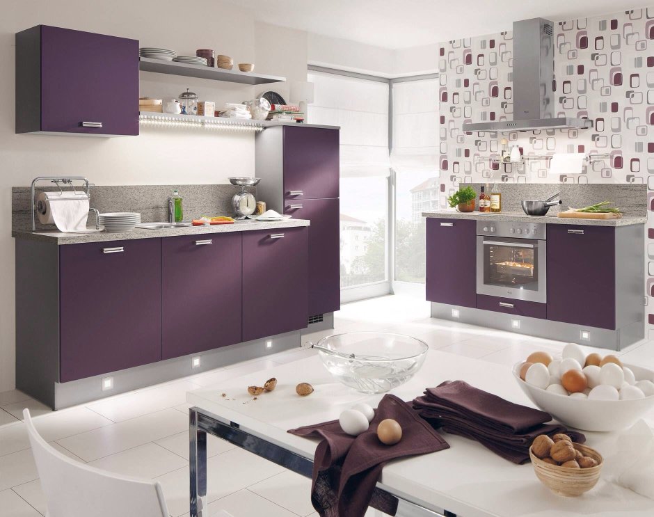 Кухонный гарнитур сливового цвета