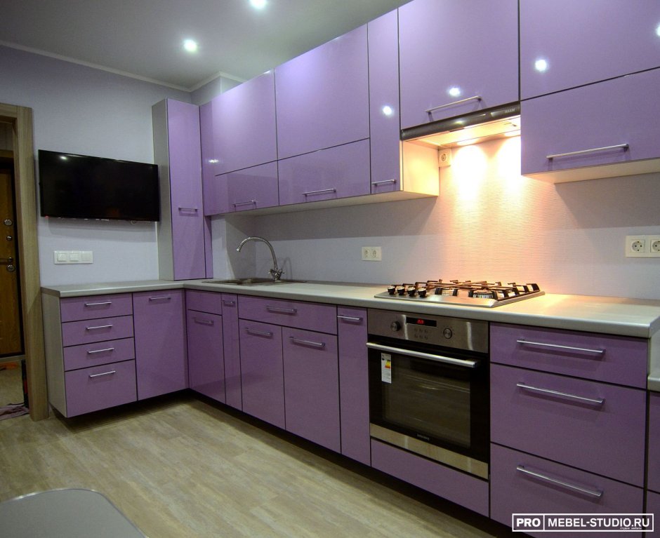 Лиловый кухонный гарнитур
