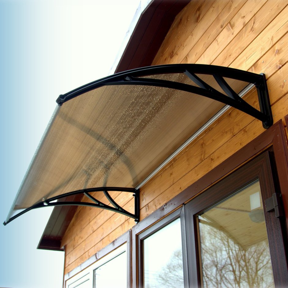 Козырек над дверью