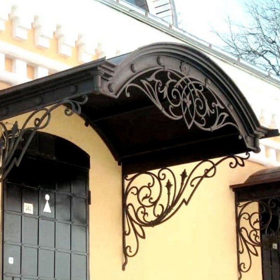 Красивые кованые козырьки