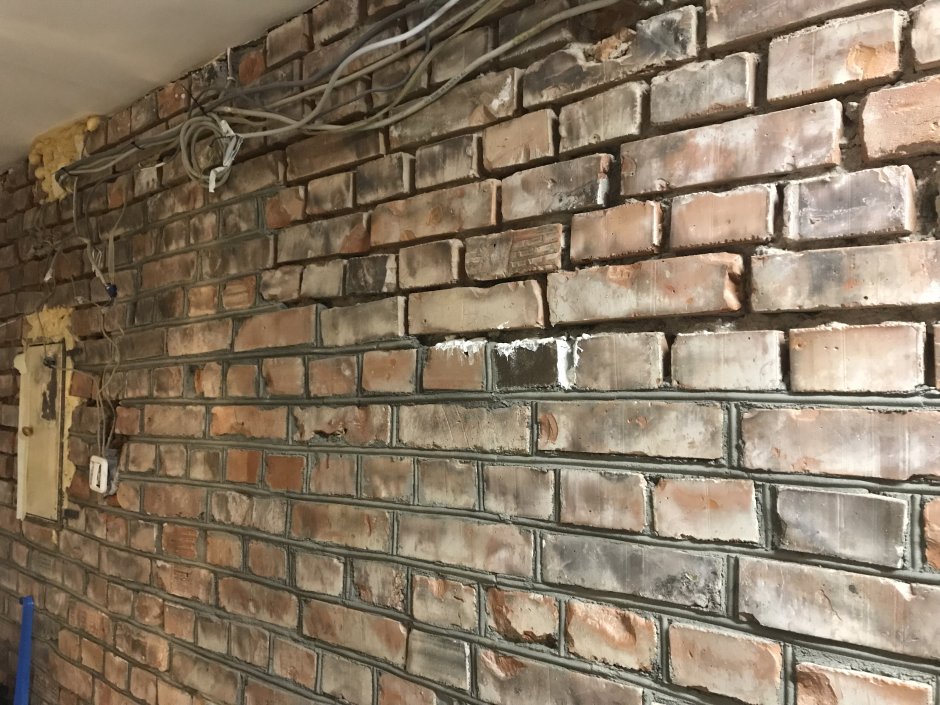 Крашенная кирпичная кладка