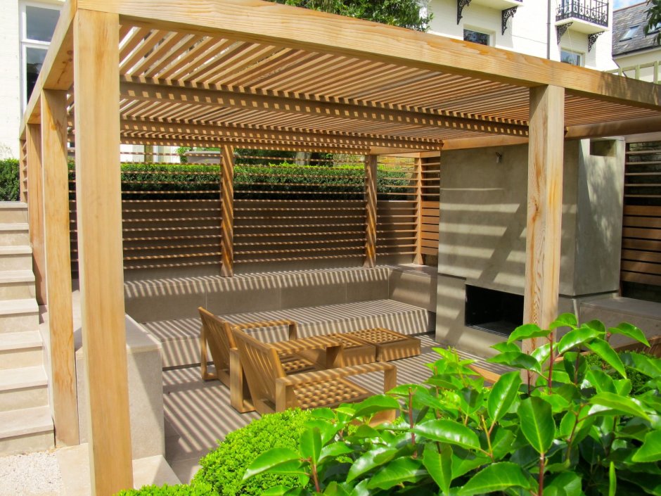 Беседка из горизонтальных реек