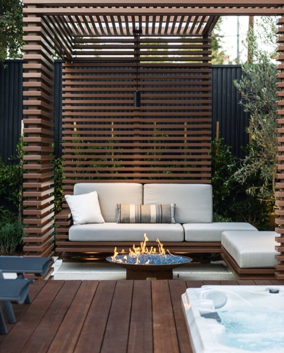 Терраса с деревянными рейками