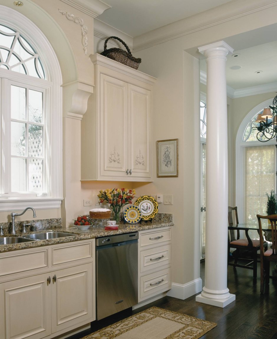 Молдинги в интерьере кухни