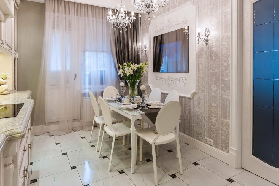 Молдинги в интерьере кухни