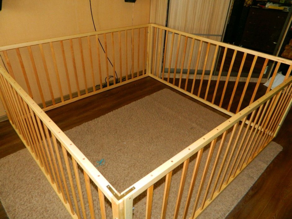 Манеж для младенцев