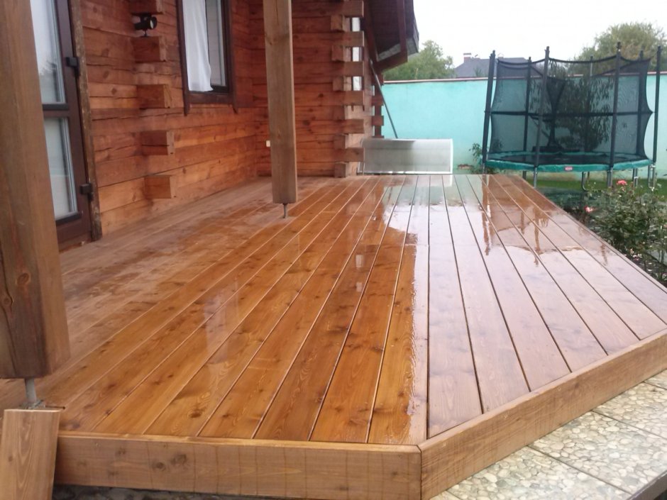 Деревянный пол на террасе